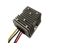 Jännitteen muunnin 12V